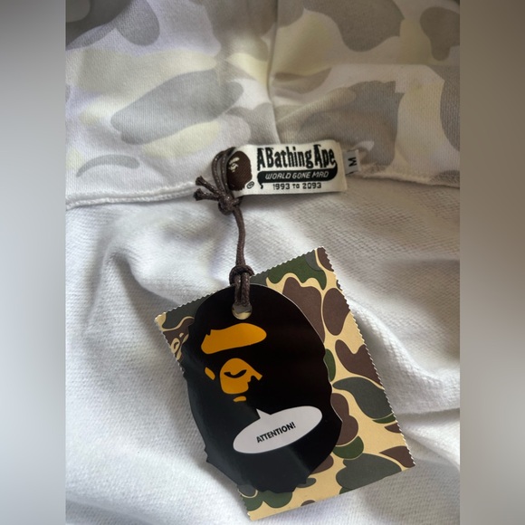 New BAPE City Camo Shark Full Zip Hoodie White Size Medium **Glows in the Dark** - Picture 7 of 9